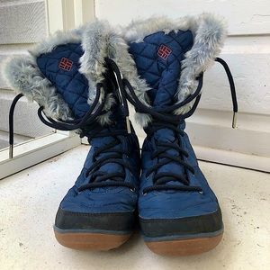 Columbia Mid Calf Faux Fur Lined Lace Up Winter Boot Size 7